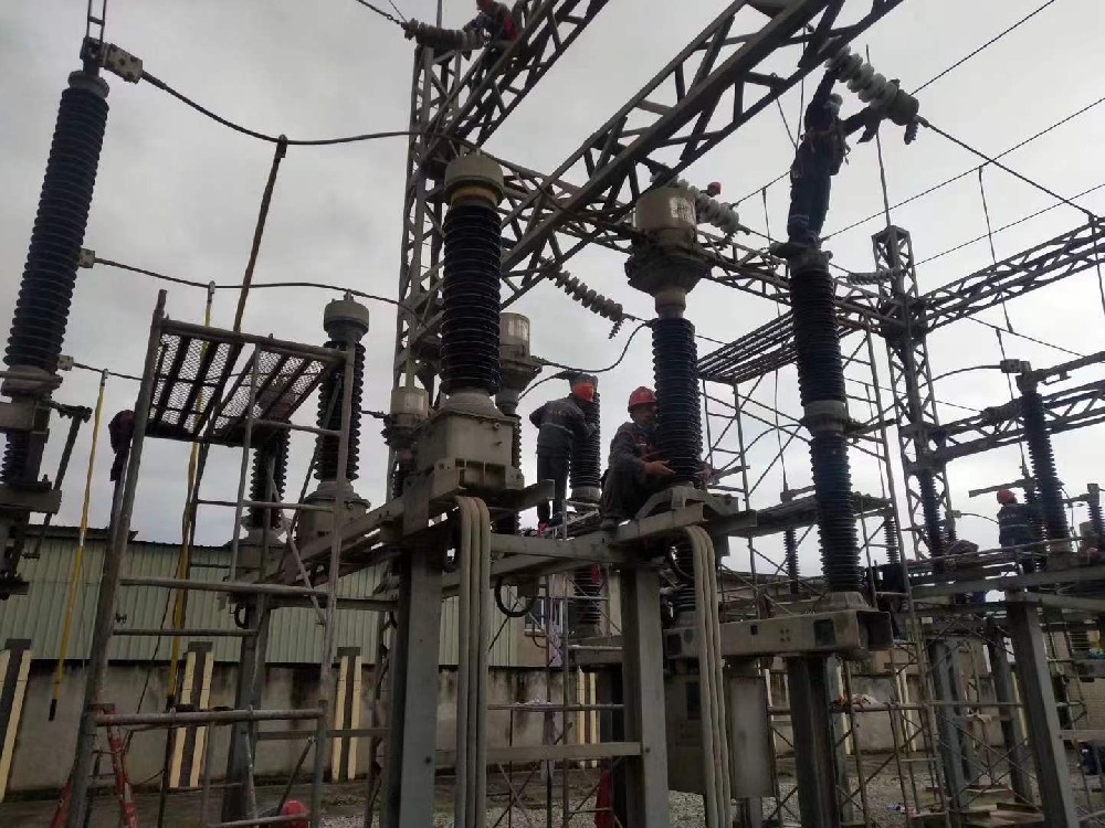 外圍工程維修現場